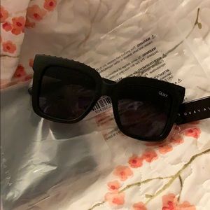 NWT QUAY AUSTRALIA ICY BLACK SUNGLASSES